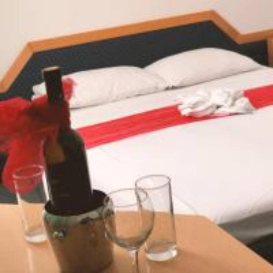 Hotel Imzit Dobrinja Szarajevó Kültér fotó